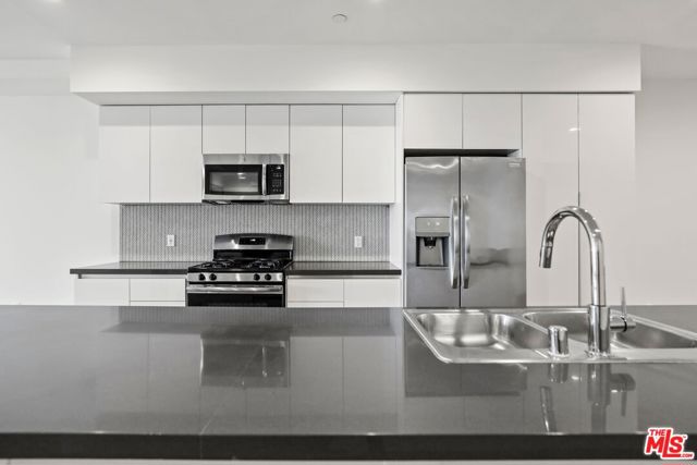 11818 Dorothy Street, Los Angeles CA: https://media.crmls.org/mediaz/6817be3e-f4c1-4203-a7df-faca1206a793.jpg