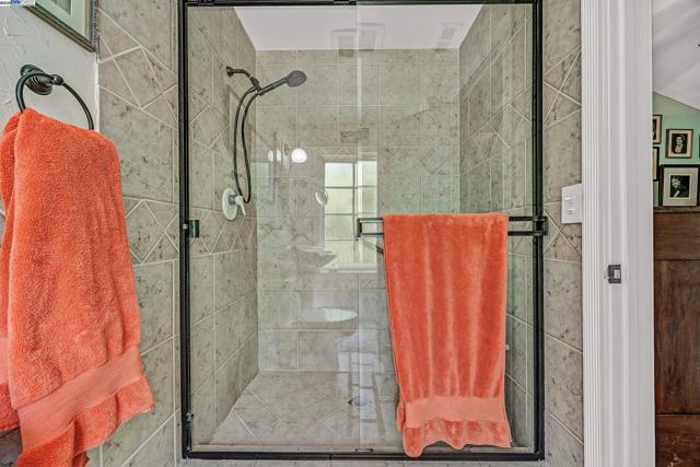 203 Roberta Ave, Pleasant Hill CA: https://media.crmls.org/mediaz/68181bc0-80a3-4136-af24-a04f4ad485b2.jpg