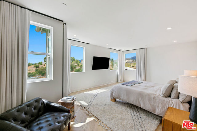 21316 Poema Place, Chatsworth CA: https://media.crmls.org/mediaz/6818c390-ec1d-41aa-9ffa-10ed968167c2.jpg