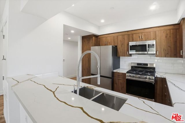 1820 Prosser Avenue, Los Angeles CA: https://media.crmls.org/mediaz/68192cce-a3ab-4c5e-9901-2c057a60e6e0.jpg