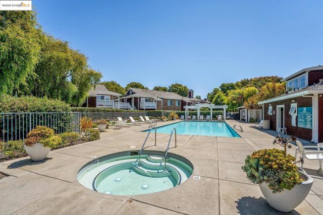 92 Marina Lakes DR, Richmond CA: https://media.crmls.org/mediaz/6819c85b-8a12-4dfb-8469-b6f4f40e4b0e.jpg