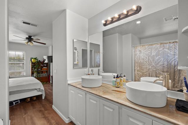 1583 GOLD RUN Road, Chula Vista CA: https://media.crmls.org/mediaz/6819dee3-e9c7-4f4b-bbc2-9d26638eda9f.jpg