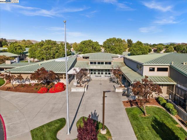 4775 Mahogany St, Dublin CA: https://media.crmls.org/mediaz/681a3fe7-e1dc-40ae-8da3-d34dabe964f7.jpg