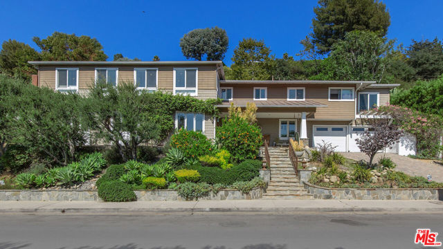 13481 Bayliss Road, Los Angeles CA: https://media.crmls.org/mediaz/681a86e4-d082-41cd-a27e-4048092bcb6f.jpg