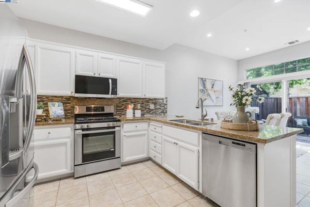 4119 Veneto Ct, Pleasanton CA: https://media.crmls.org/mediaz/681dd5f3-0fb2-4690-ba75-a98758ba3d44.jpg