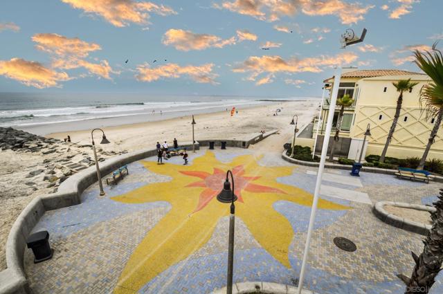 706 Ocean LN, Imperial Beach CA: https://media.crmls.org/mediaz/681df657-2216-4843-a2be-660a81483dfa.jpg