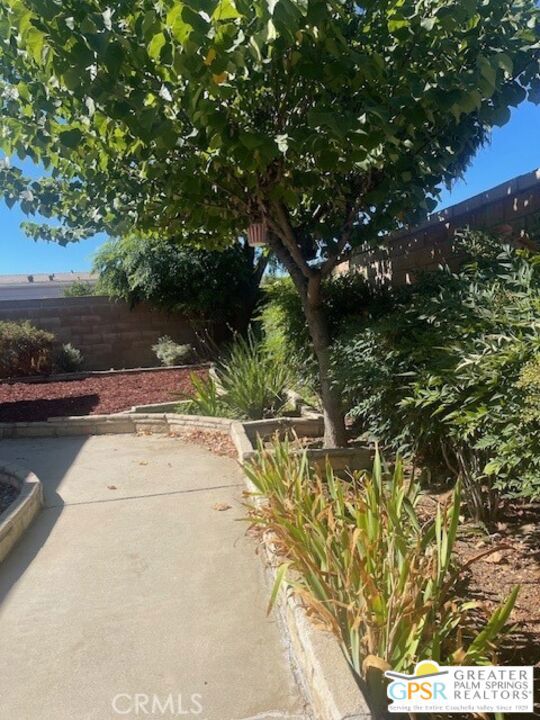 1273 Basswood Way, Hemet CA: https://media.crmls.org/mediaz/681e854c-d8d6-4b44-8259-296958c3d3c9.jpg