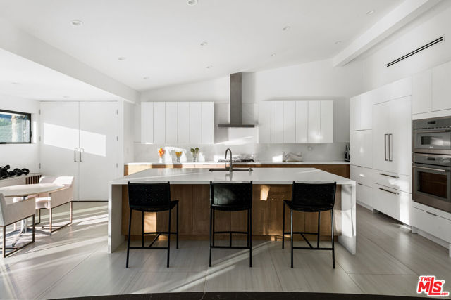 49723 Avenida Montero, La Quinta CA: https://media.crmls.org/mediaz/681f47de-6c00-4e64-8437-6b3ddb48fc96.jpg