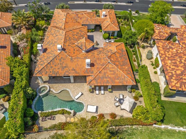 306 Loch Lomond Road, Rancho Mirage CA: https://media.crmls.org/mediaz/681fca59-1fdb-4a7f-9caa-846a8587cc29.jpg