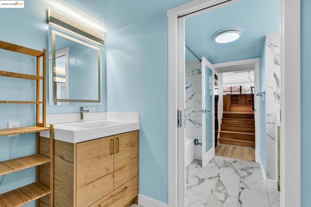 1500 Park Ave, Emeryville CA: https://media.crmls.org/mediaz/681ffd32-d54d-4b58-baea-93d3c9677e9a.jpg