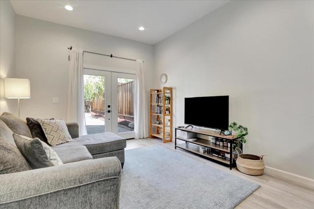355 S 17th Street, San Jose CA: https://media.crmls.org/mediaz/68207745-3379-43eb-9ed9-b37978827804.jpg