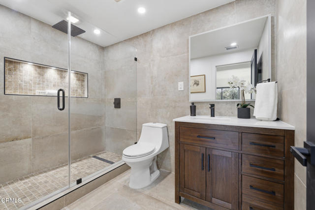 Detail Gallery Image 36 of 63 For 2001 Kenilworth Avenue Ave, Los Angeles,  CA 90039 - 4 Beds | 4 Baths