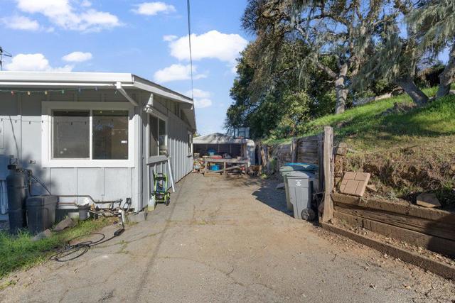 380 Hillside Road, San Juan Bautista CA: https://media.crmls.org/mediaz/68208736-f494-4d68-aaed-8b61b2c496a6.jpg