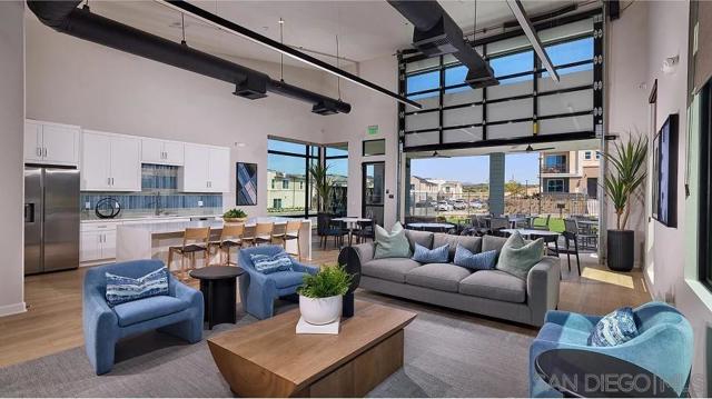 737 Mara Loop, Chula Vista CA: https://media.crmls.org/mediaz/68208e42-1870-44e0-be21-a8dc2db8ce1d.jpg