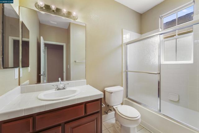 513 Lexington Dr, Vallejo CA: https://media.crmls.org/mediaz/68209e99-2c1f-49cb-8efa-4786f9cf6f85.jpg