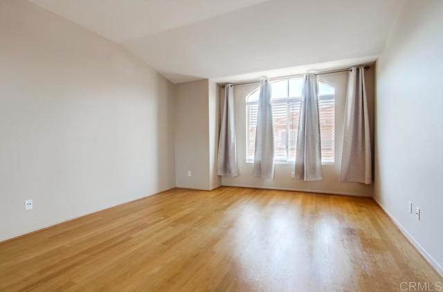 4620 Los Alamos Way, Oceanside CA: https://media.crmls.org/mediaz/68211d89-8ea3-46a5-8578-fc37f04f49c3.jpg