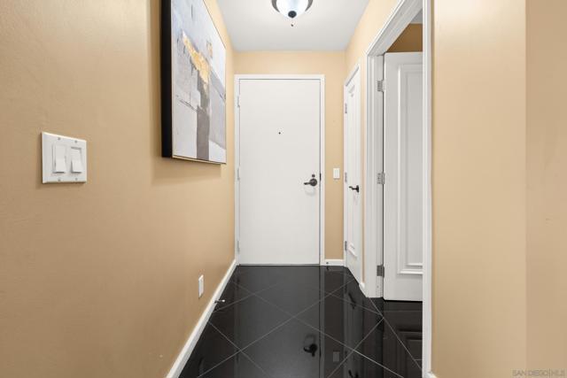 200 Harbor Dr, San Diego CA: https://media.crmls.org/mediaz/68211fa3-d674-49f2-9eb2-4446b1cdfcaf.jpg
