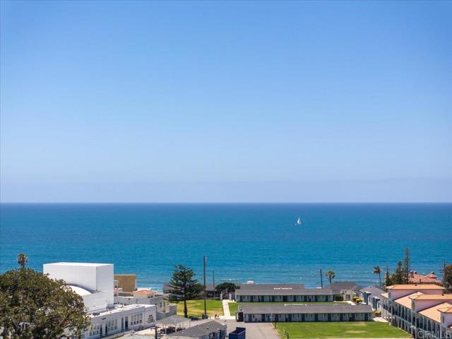 2677 State Street, Carlsbad CA: https://media.crmls.org/mediaz/682129e0-4e5a-445e-9090-04a2c96afc6f.jpg