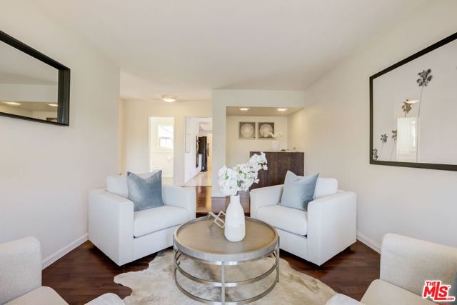 4990 Llano Drive, Woodland Hills CA: https://media.crmls.org/mediaz/6821c3e3-e1e9-4400-aa95-cd1800a4419e.jpg