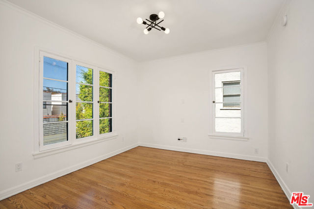 135 N Orange Drive, Los Angeles CA: https://media.crmls.org/mediaz/682201c3-f6e8-411e-b070-226a4cd99c34.jpg