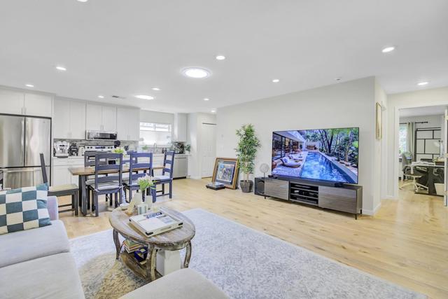 667 Cuesta Drive, Los Altos CA: https://media.crmls.org/mediaz/68222704-0c98-4d76-8d72-22ac9c3e402d.jpg