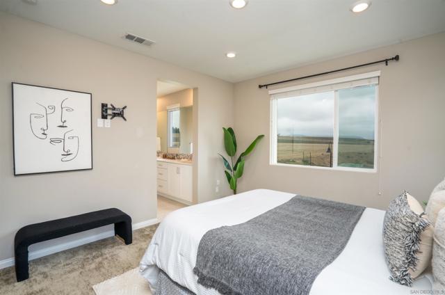2078 Bluestone Cir, Chula Vista CA: https://media.crmls.org/mediaz/682237bb-614d-49a5-88ed-7afe4ca41021.jpg