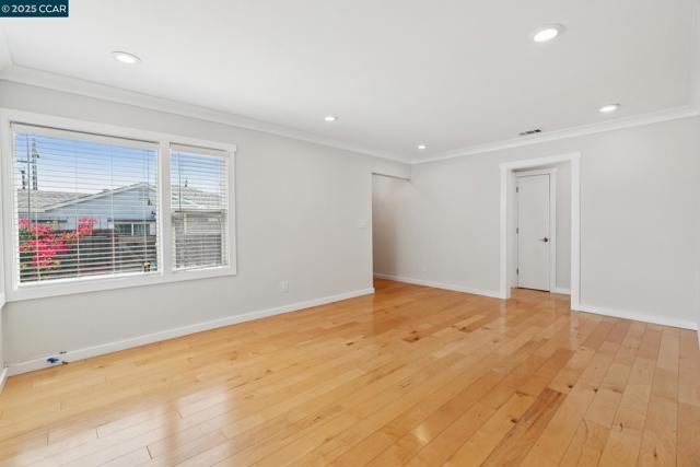 3020 Rose St., Martinez CA: https://media.crmls.org/mediaz/6822526b-8517-4c8f-9309-0bc1e6eb2bd4.jpg