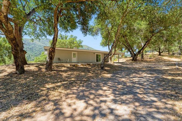 47292 Arroyo Seco Road, Greenfield CA: https://media.crmls.org/mediaz/6823367d-e027-4c02-8394-37433e39f10c.jpg