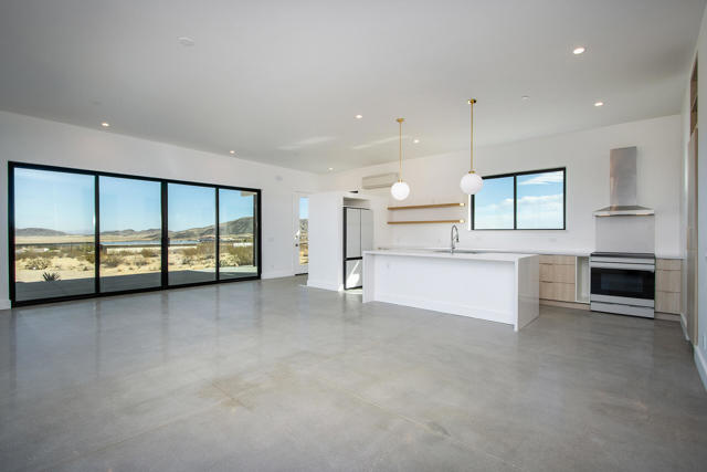 66050 Cottonwood Drive, Joshua Tree CA: https://media.crmls.org/mediaz/68240113-a454-4180-a6d8-bf2d882f15b1.jpg