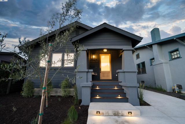 5924 Whitney St, Oakland, California 94609, 5 Bedrooms Bedrooms, ,4 BathroomsBathrooms,Single Family Residence,For Sale,Whitney St,41057002
