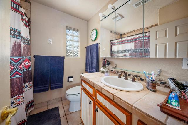31141 Saddleback Rd, Valley Center CA: https://media.crmls.org/mediaz/68248534-88de-4674-b9ba-21b434263738.jpg