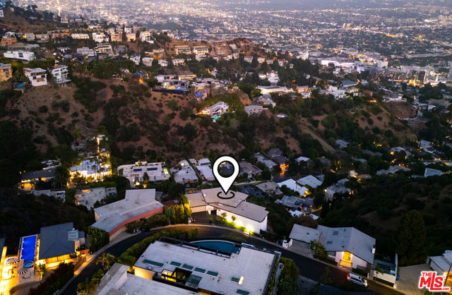 1556 Blue Jay Way, Los Angeles CA: https://media.crmls.org/mediaz/682497e8-0454-444f-9ae1-7c24a9a0e2a3.jpg