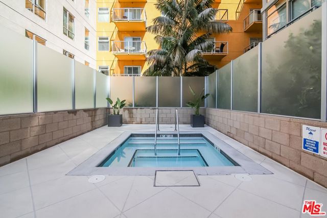 645 W 9th Street, Los Angeles CA: https://media.crmls.org/mediaz/682508d5-d2ab-43aa-9c9d-7e84f878d0a7.jpg