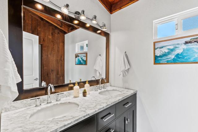 22956 E Cliff Drive, Santa Cruz CA: https://media.crmls.org/mediaz/682617a2-1752-4ac2-9e0d-0c4480f30a7a.jpg