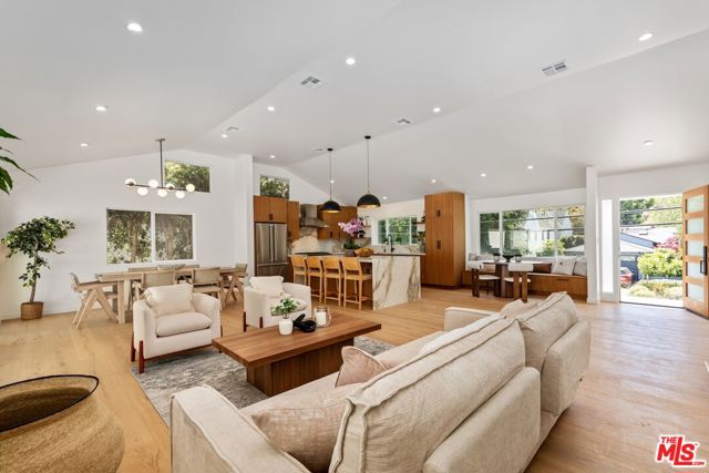 224 N Bundy Drive, Los Angeles CA: https://media.crmls.org/mediaz/68261c80-a929-4659-bc70-8fd49e88ee6f.jpg