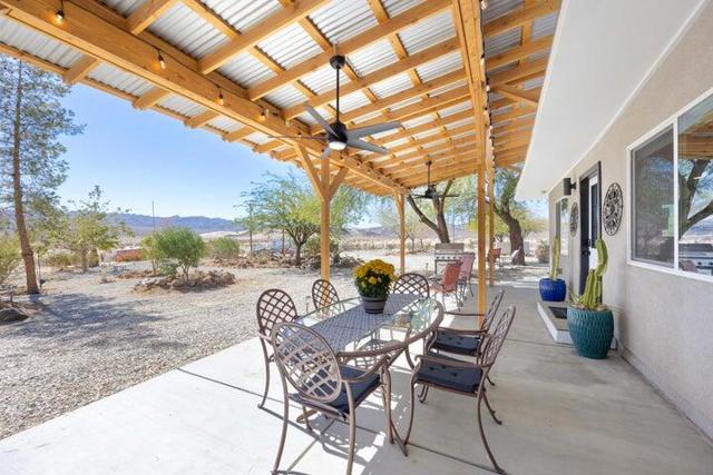 69450 Amboy Road, 29 Palms CA: https://media.crmls.org/mediaz/68268496-f1be-4d75-bb61-f56f61a91f71.jpg