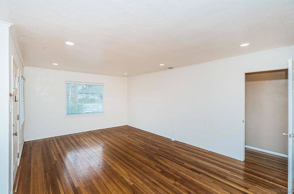 4954 63rd - photo 9