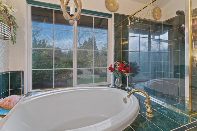 2920 Aspen Glow Lane, Redding CA: https://media.crmls.org/mediaz/682839ef-7585-48c5-826d-a452254c24f6.jpg