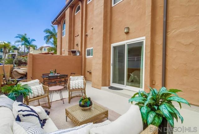 361 Rosecrans Street, San Diego CA: https://media.crmls.org/mediaz/68293aa5-9eb0-4d62-b53d-67de86652645.jpg