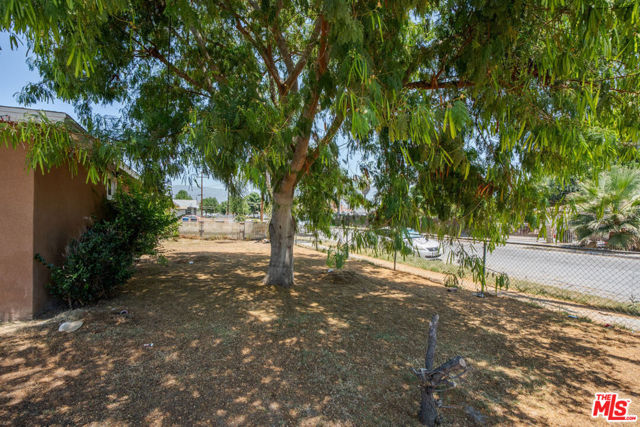 1408 W Olive Street, San Bernardino CA: https://media.crmls.org/mediaz/68294604-00fa-4b26-9065-5523b8e0abd0.jpg
