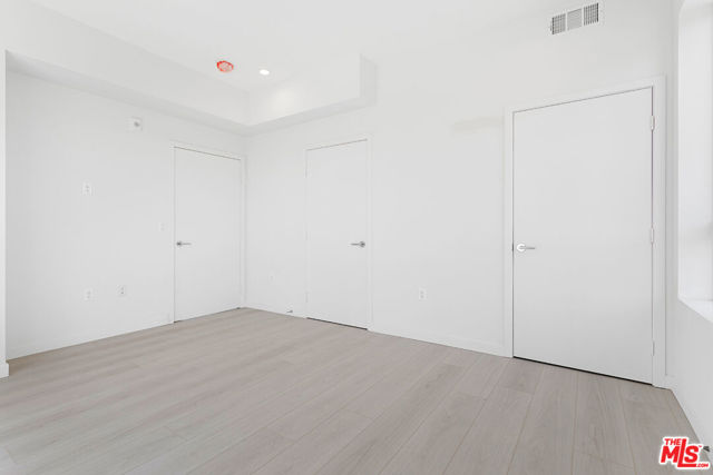 11727 Kiowa Avenue, Los Angeles CA: https://media.crmls.org/mediaz/682963b2-9b98-466d-95a8-92e519abec28.jpg