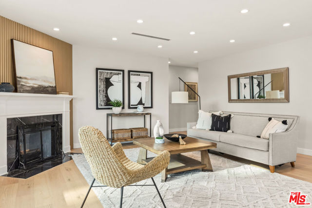 4240 Chase Avenue, Los Angeles CA: https://media.crmls.org/mediaz/682a152a-1c79-412d-8153-f8853b37fbcd.jpg