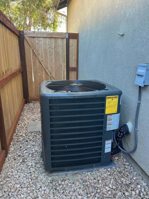 1786 Jasmine Way, Oceanside CA: https://media.crmls.org/mediaz/682a61d3-646c-4482-9fcc-ff5842b7792e.jpg