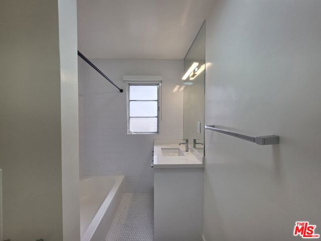 1635 S Beverly Glen Boulevard, Los Angeles CA: https://media.crmls.org/mediaz/682aa7a8-34a3-4535-aba6-2bd5662e82e7.jpg