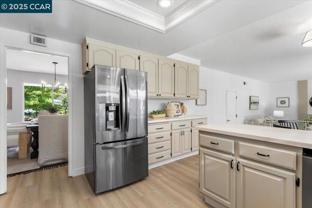115 Saint Jean Ct, Danville CA: https://media.crmls.org/mediaz/682bbf01-6003-470b-9cb6-54969ed95b30.jpg