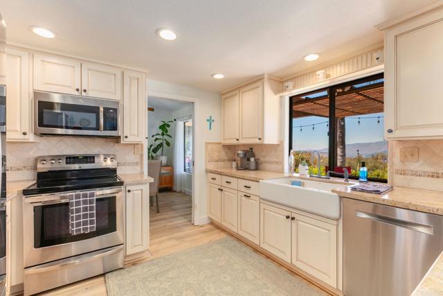 Detail Gallery Image 14 of 43 For 18818 Los Hermanos Ranch Road, Valley Center,  CA 92082 - 3 Beds | 2/1 Baths