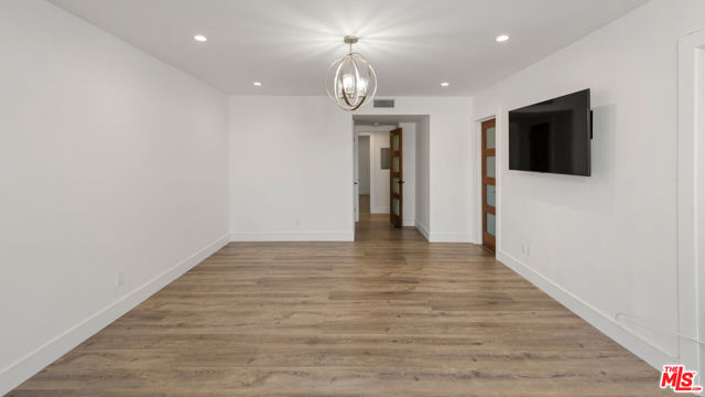 6228 Sale Avenue, Woodland Hills CA: https://media.crmls.org/mediaz/682c7c99-fc7e-4314-a6d2-d5970d8969e8.jpg