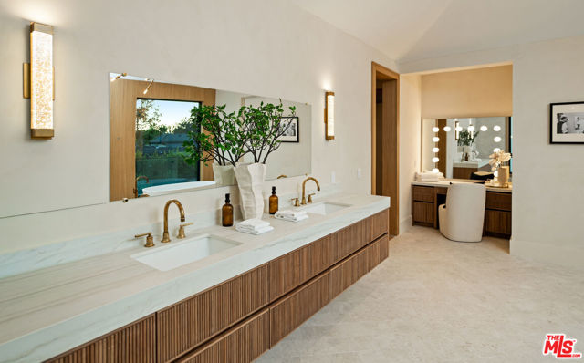 Drew Fenton | 565 Toyopa Drive Pacific Palisades CA | MLS: 7523707 Drew Fenton | 565 Toyopa Drive Pacific Palisades CA | MLS: 7523707