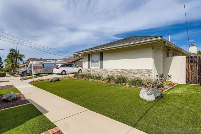 6370 Lake Kathleen Avenue, San Diego CA: https://media.crmls.org/mediaz/682cf500-a521-4437-8e8b-d869b9e7bf2c.jpg