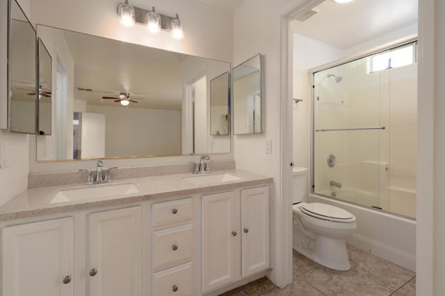 53215 Avenida Alvarado, La Quinta CA: https://media.crmls.org/mediaz/682d1f57-0939-44f4-8234-814f35ae6432.jpg
